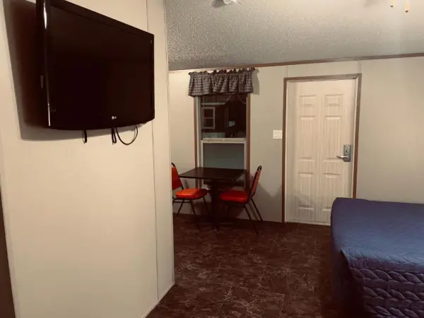Monahans Country Inn 10