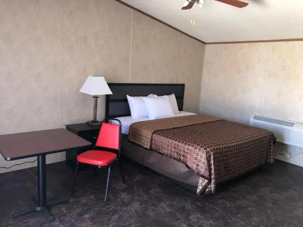 Monahans Country Inn 5